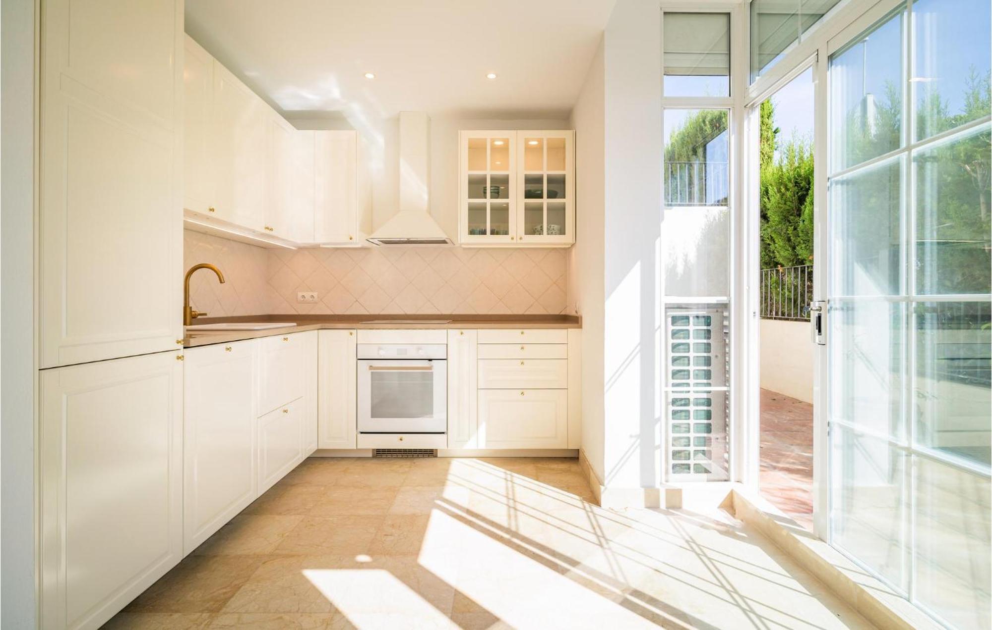 Apartament 2 Bedroom Gorgeous In