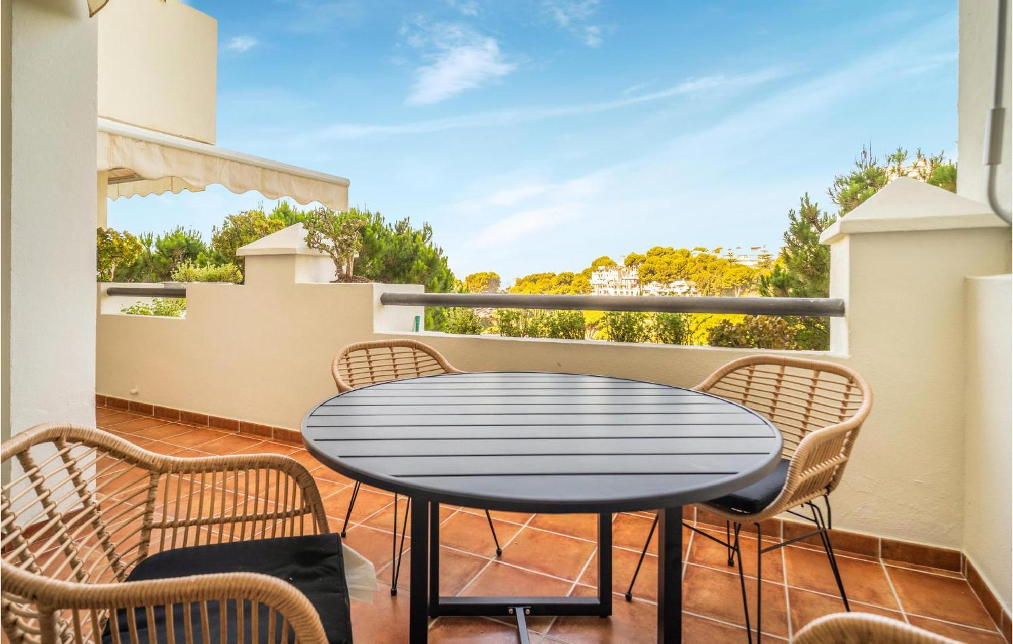 2 Bedroom Gorgeous In *