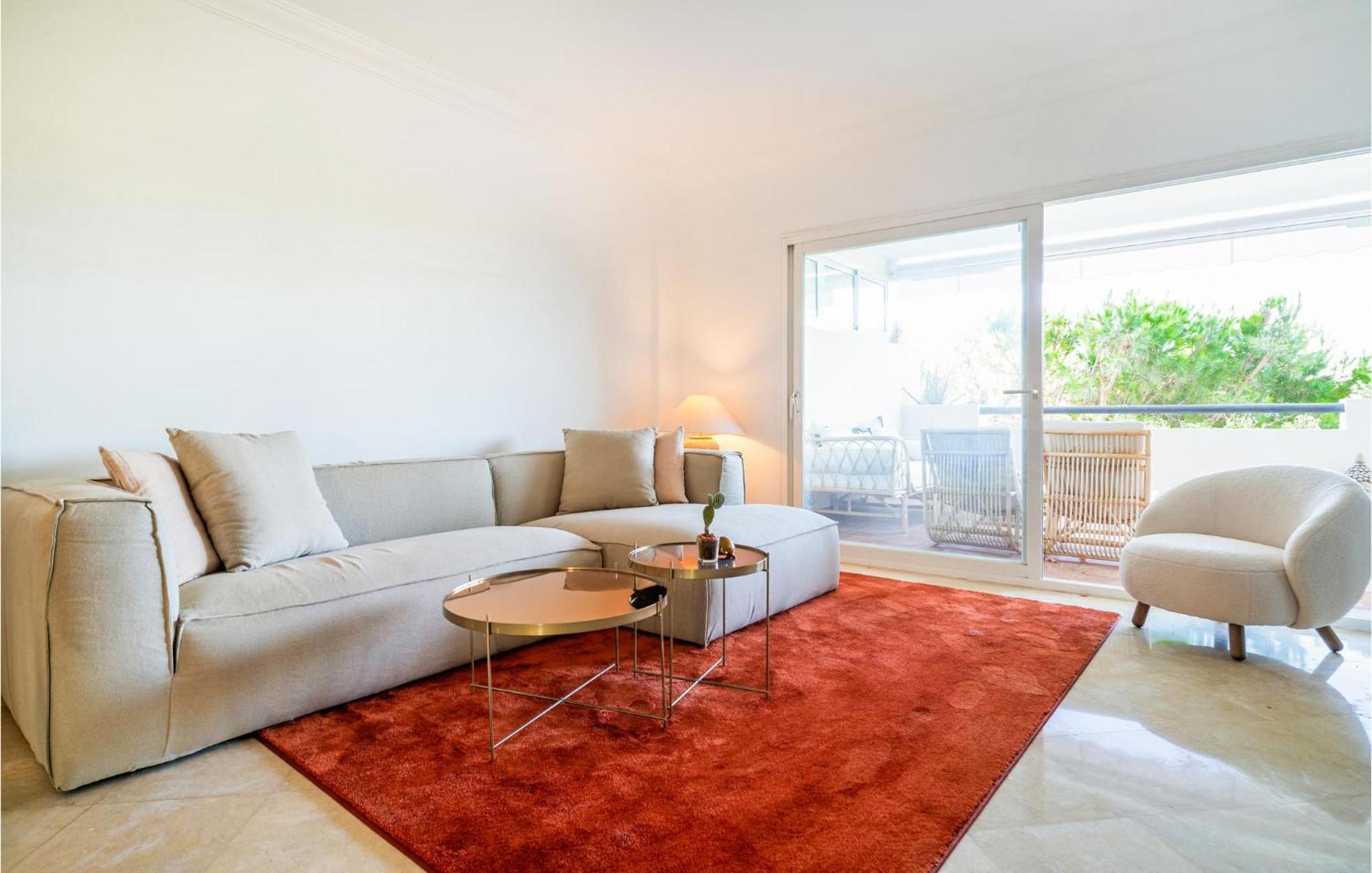 2 Bedroom Gorgeous In Marbella
