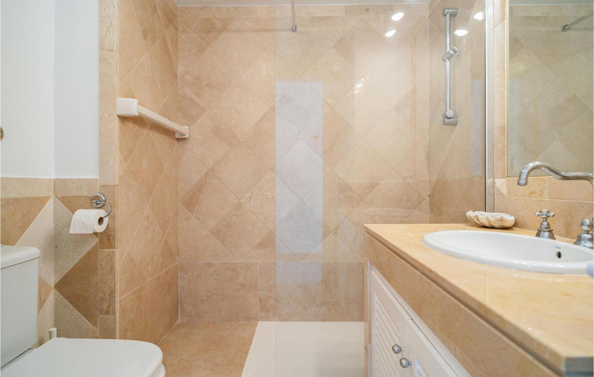 2 Bedroom Gorgeous In * Marbella