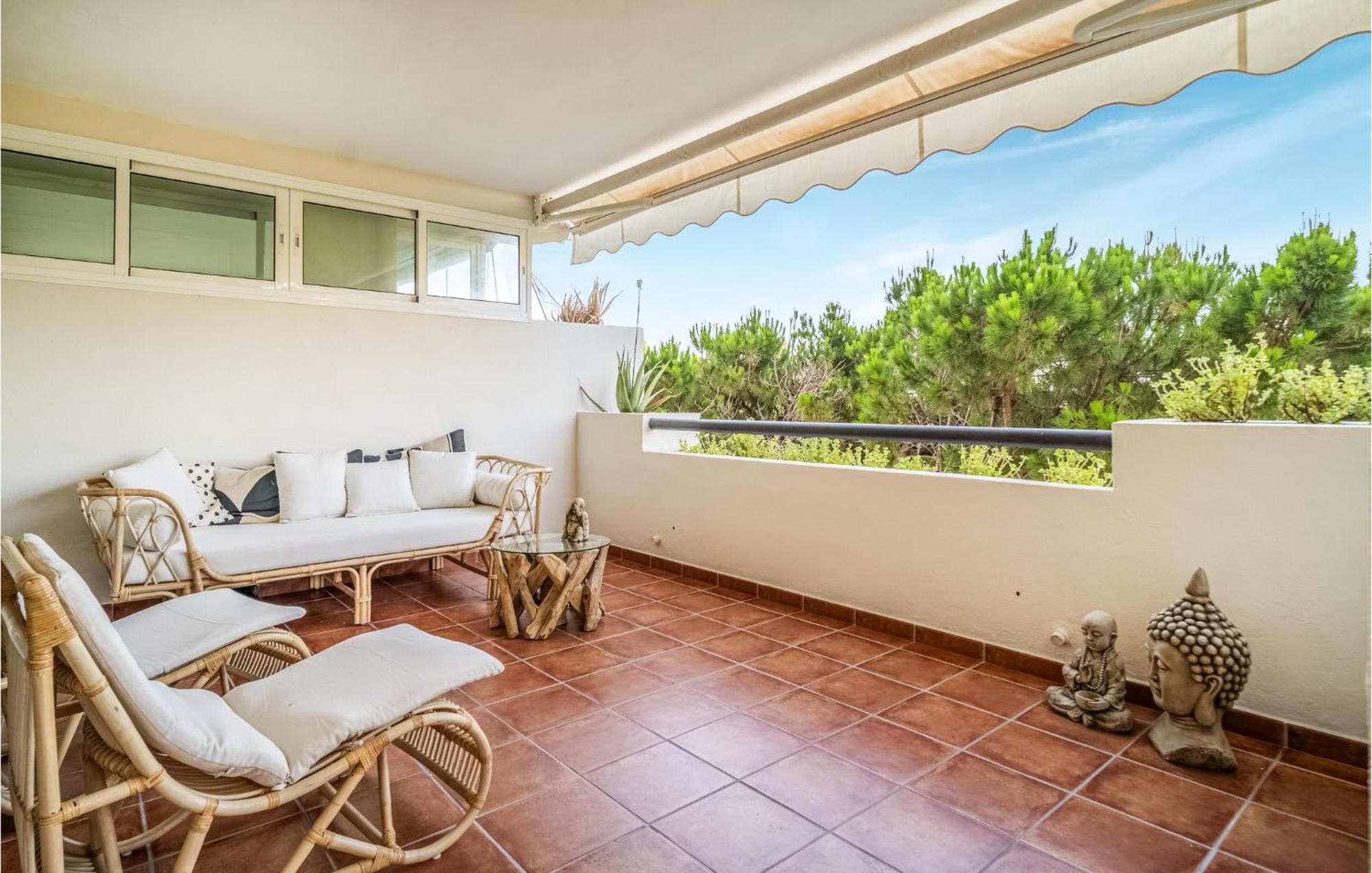 Apartment 2 Bedroom Gorgeous In Marbella