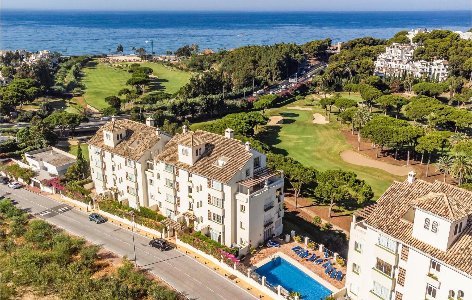 2 Bedroom Gorgeous In *